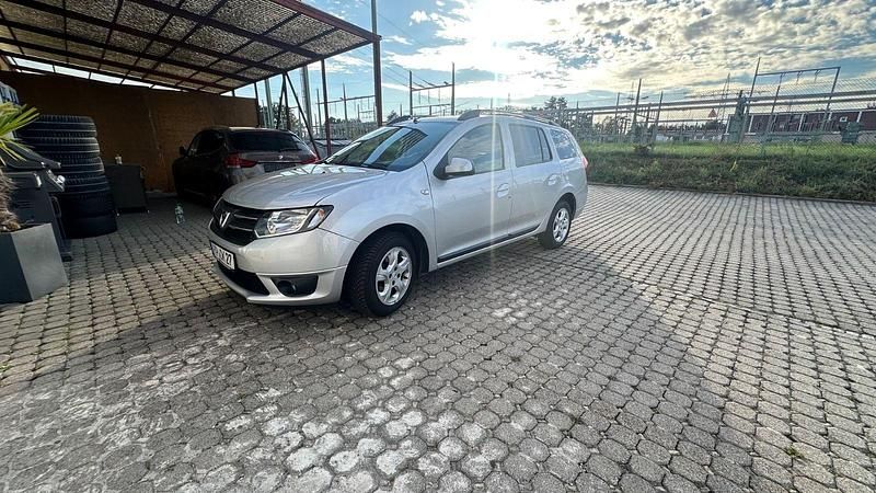 Silber Gebraucht 2015 Dacia Logan MCV Lauréate Kombi | 4.699 € (Fairer Preis) - Bild 1/4