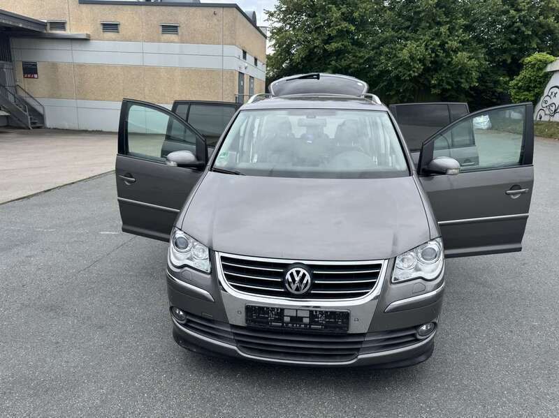 Slate grey metallic Gebraucht 2008 VW Touran Sport Van / Kleinbus | 4.999 € (Fairer Preis) - Bild 1/4