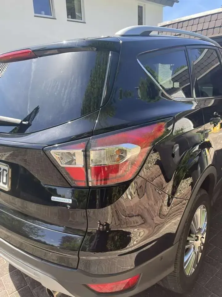 Gebraucht Ford Kuga ST-Line 150 PS (110 kW) 2018 Schwarz SUV