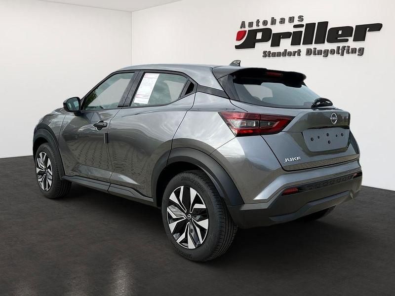 Neu Nissan Juke Acenta 114 PS (83 kW) 2025 Grau SUV
