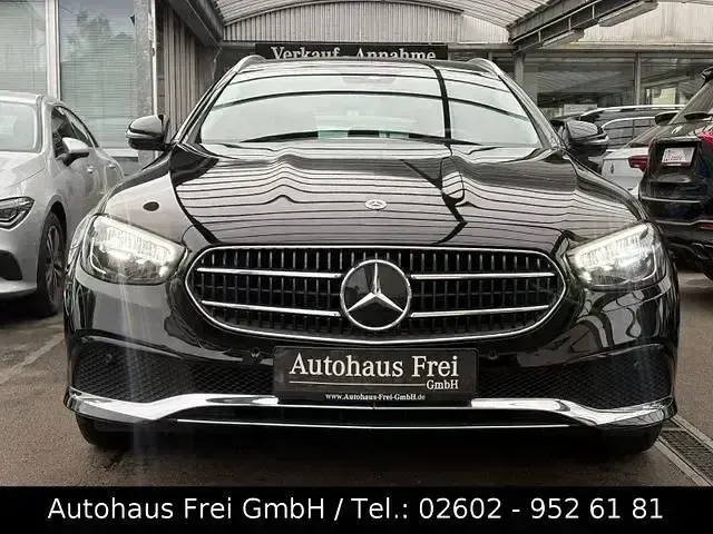 Gebraucht Mercedes E300 Avantgarde 320 PS (235 kW) 2022 Schwarz Kombi