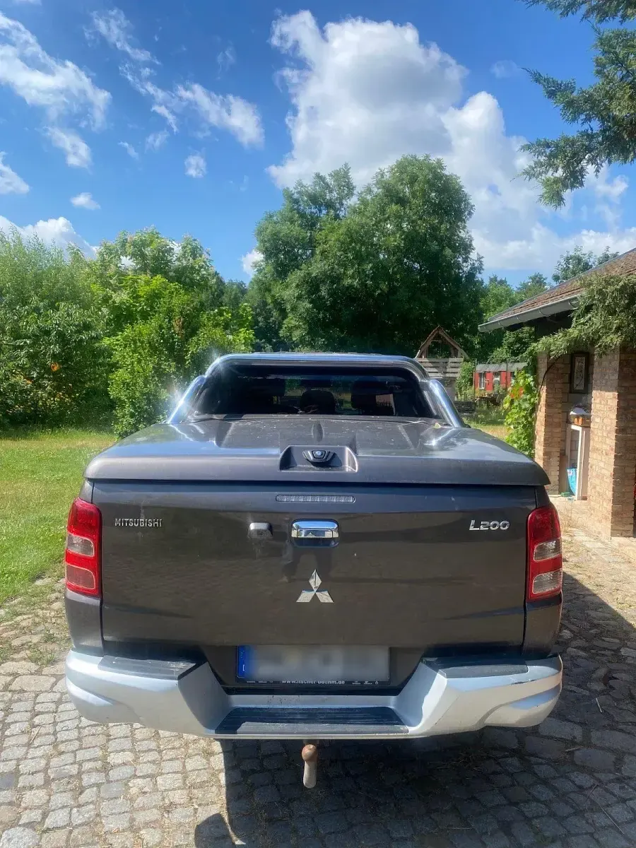 Gebraucht Mitsubishi L 181 PS (133 kW) 2017 Grau Pickup