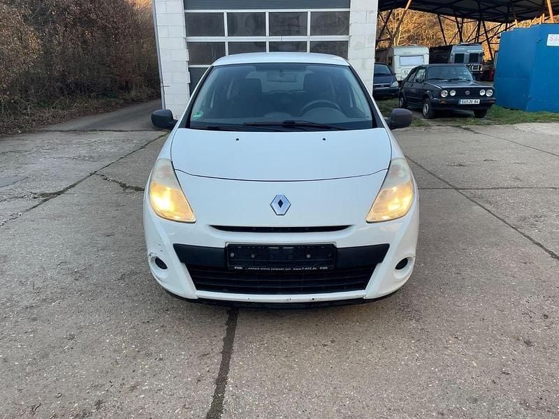 Gebraucht Renault Clio II Expression 68 PS (50 kW) 2010 Weiß Limousine
