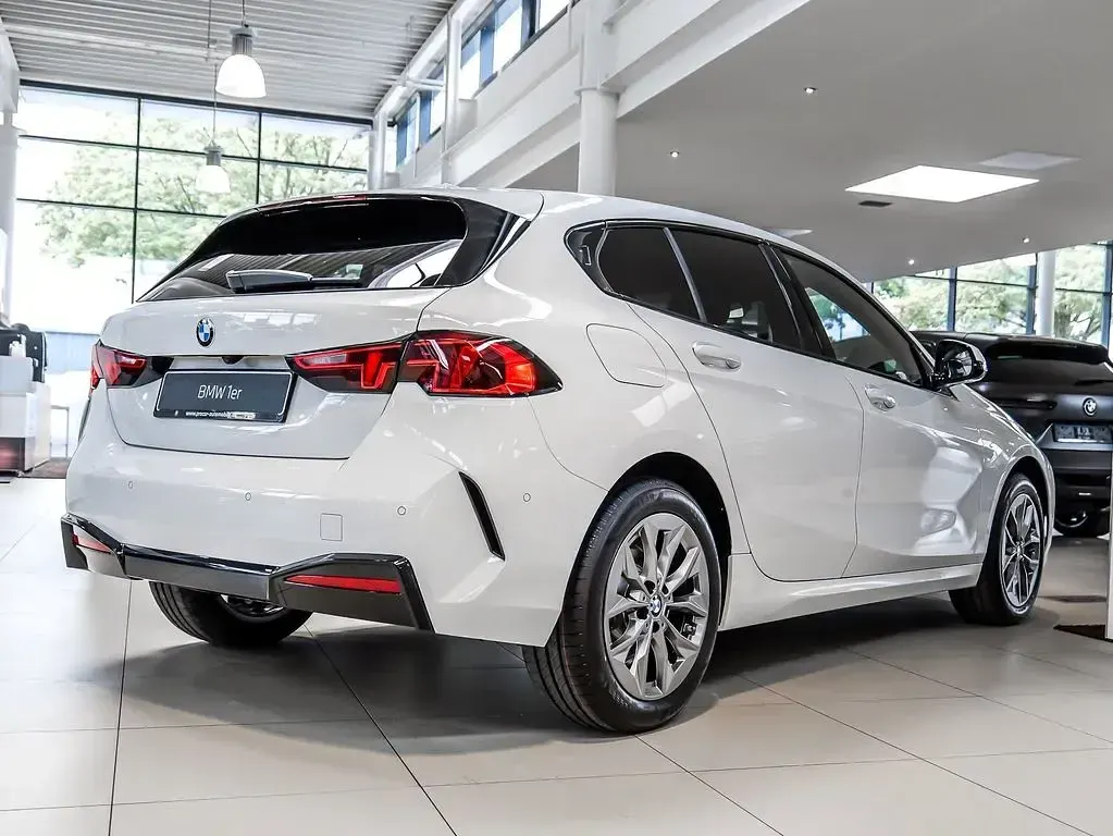 Nowe BMW 120 156 KM (114 kW) 2026 Biały Hatchback