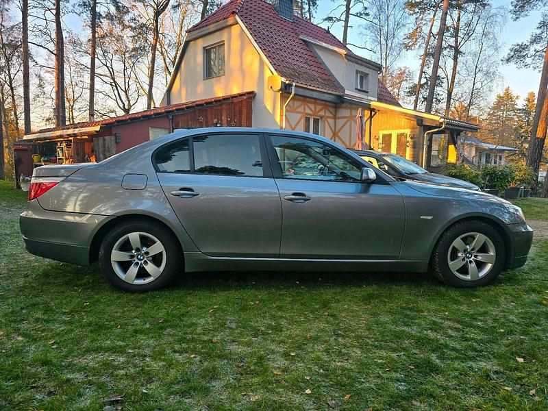 Gebraucht BMW 525 218 PS (160 kW) 2008 Grau Limousine
