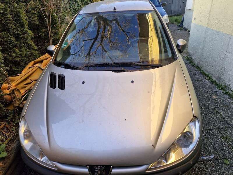 Grau Gebraucht 2005 Peugeot 206 Filou Limousine | 690 € (Superpreis) - Bild 1/4