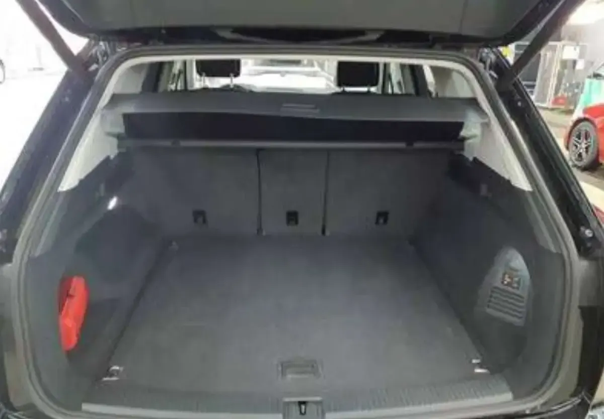 Gebraucht VW Touareg 231 PS (169 kW) 2026 Grenadillschwarz metallic SUV
