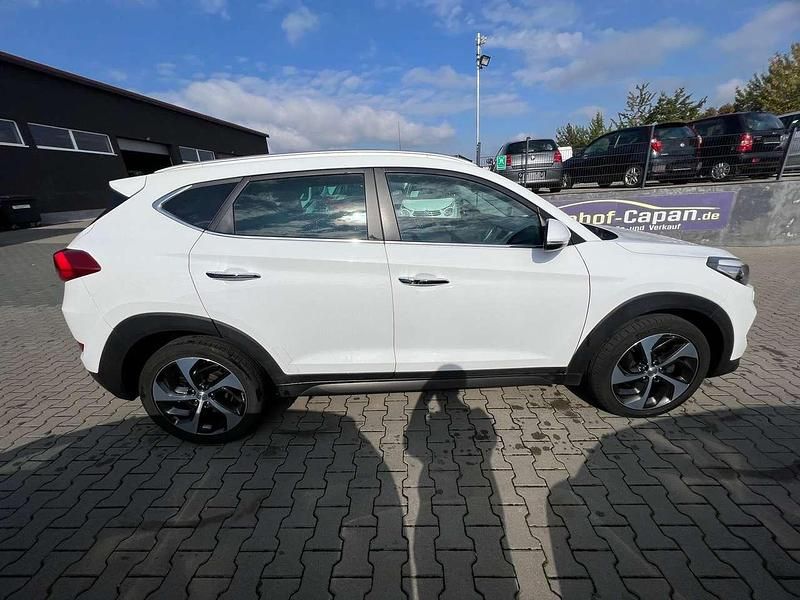 Gebraucht Hyundai Tucson Premium 177 PS (130 kW) 2016 Polar white SUV