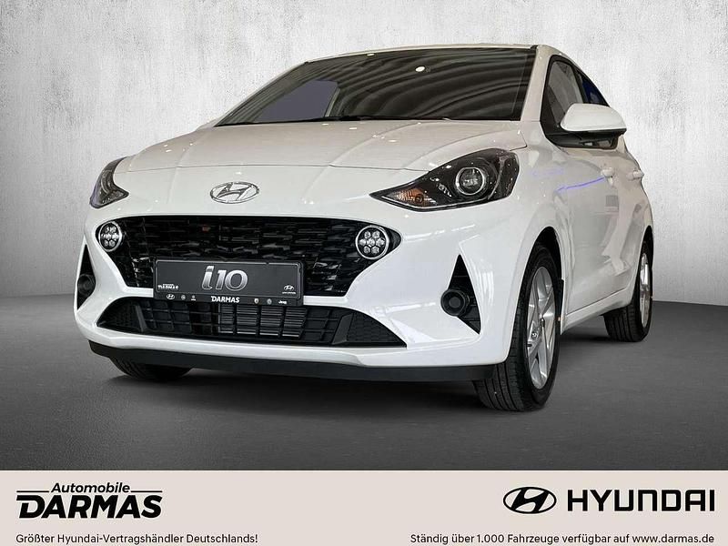 Weiß Gebraucht 2022 Hyundai i10 Edition 30 Kleinwagen | 12.990 € (Fairer Preis) - Bild 1/4