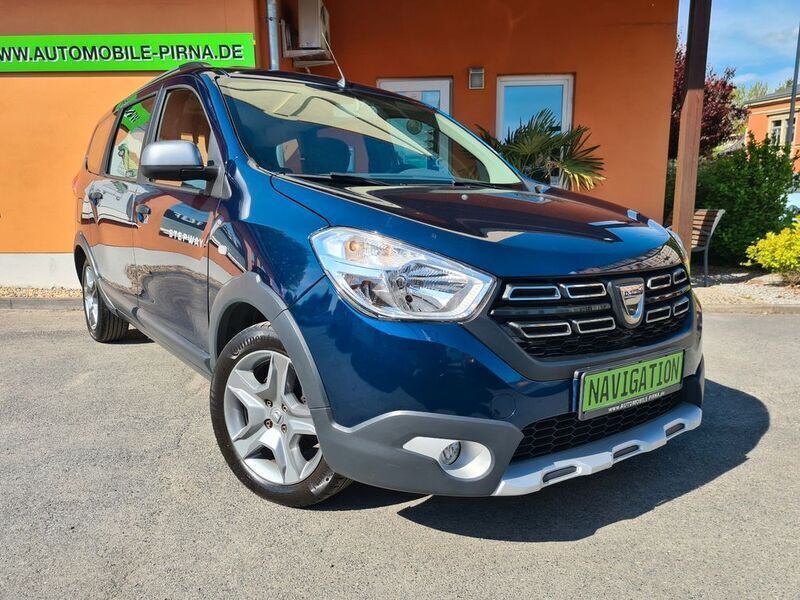 Blau Gebraucht 2019 Dacia Lodgy Stepway Van / Kleinbus | 13.950 € (Fairer Preis) - Bild 1/4