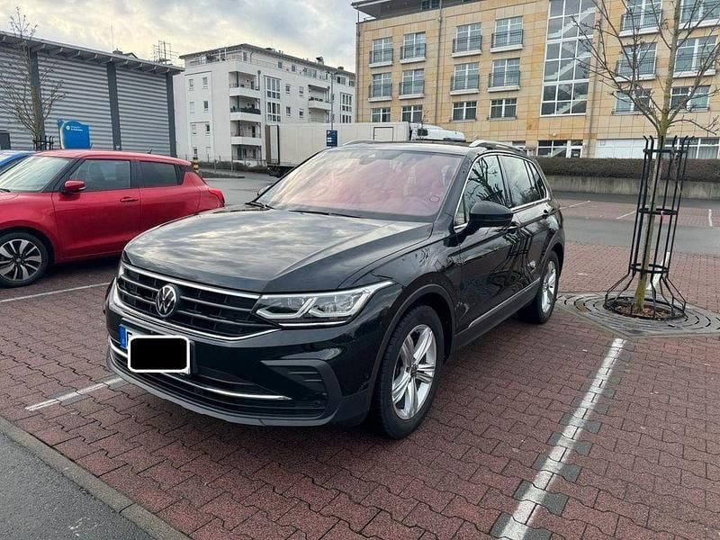 Schwarz Gebraucht 2023 VW Tiguan Move SUV | 27.700 € (Fairer Preis) - Bild 1/4