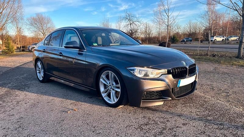 Grau Gebraucht 2015 BMW 340 M Sport Limousine | 29.999 € - Bild 1/4