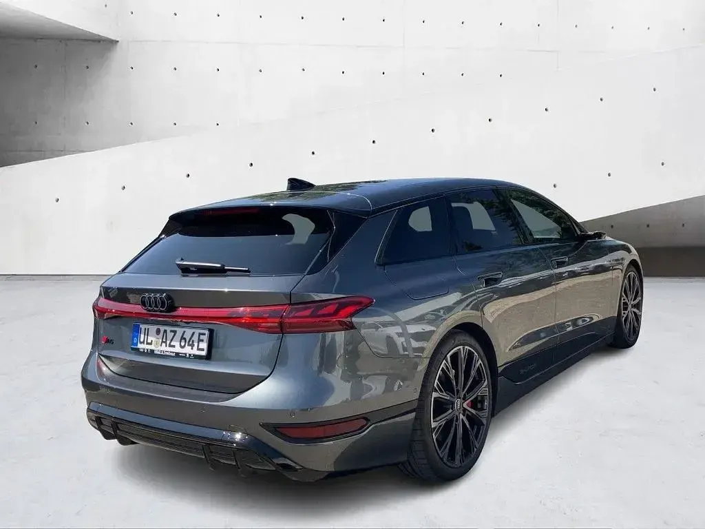 Gebraucht Audi A6 e-tron Edition .1 269 kW (367 PS) 2025 Daytonagrau perleffekt Kombi