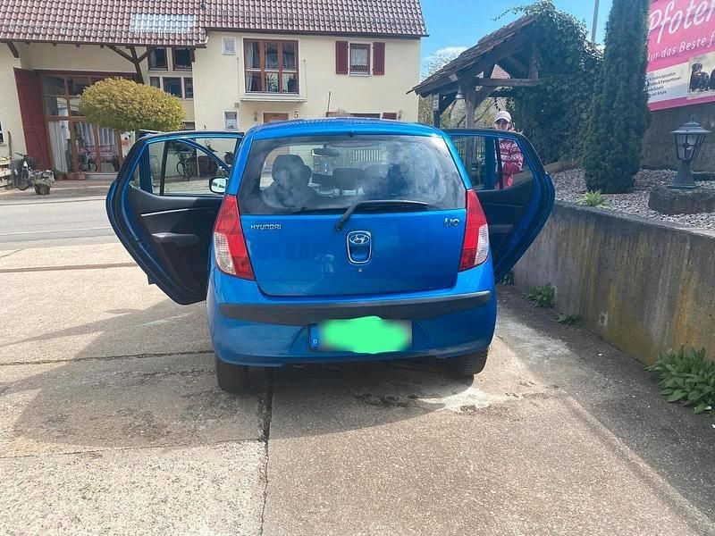 Second-hand Hyundai i10 73 CP (53 kW) 2009 Albastru Hatchback