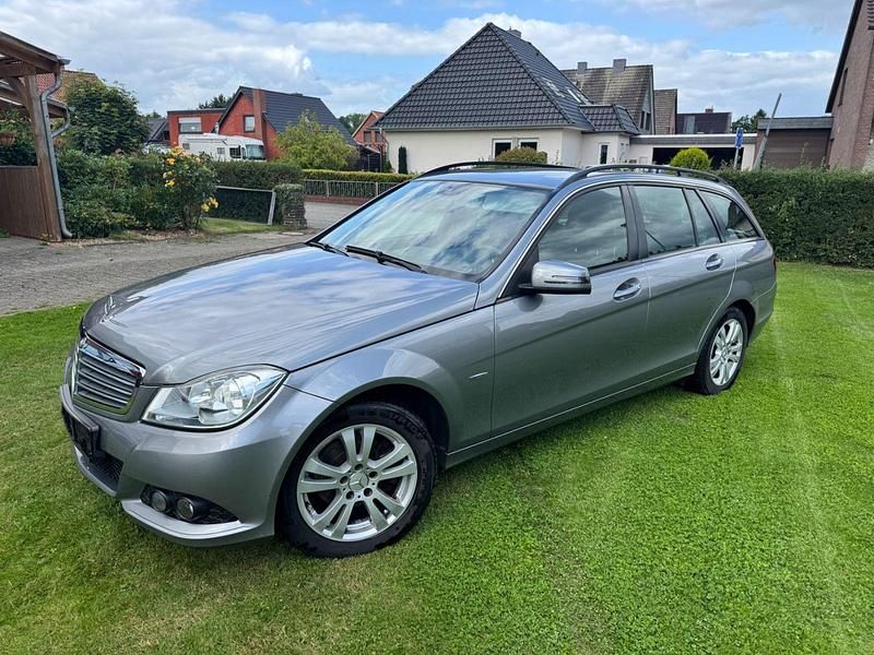 Gebraucht Mercedes C180 156 PS (114 kW) 2011 Grau Kombi
