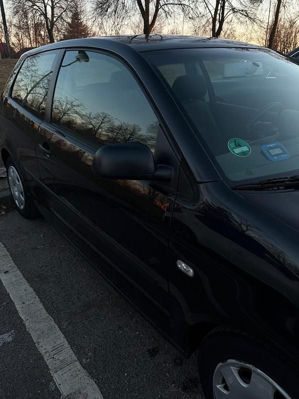Gebraucht VW Polo 54 PS (39 kW) 2003 Schwarz Kleinwagen
