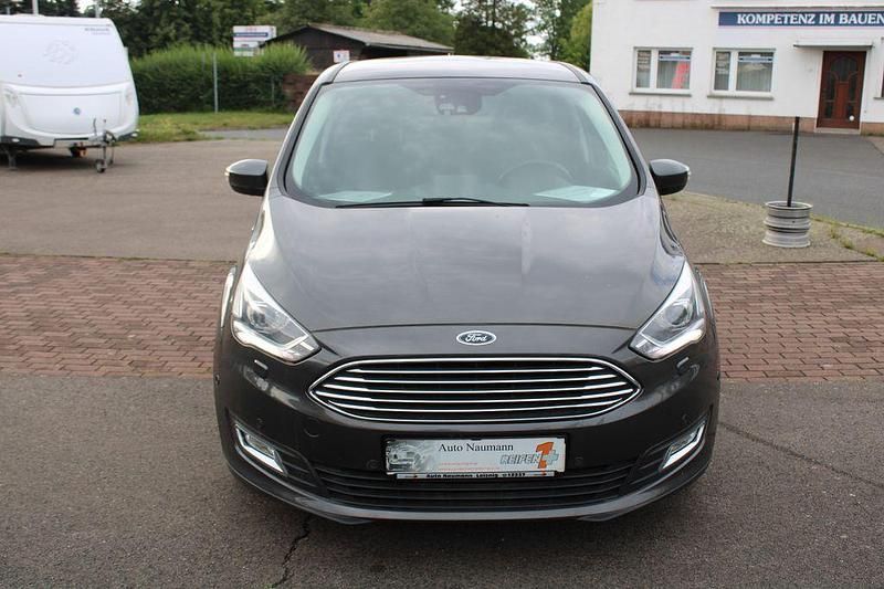 Grau Gebraucht 2016 Ford C-MAX Titanium Van / Kleinbus | 10.680 € (Fairer Preis) - Bild 1/4