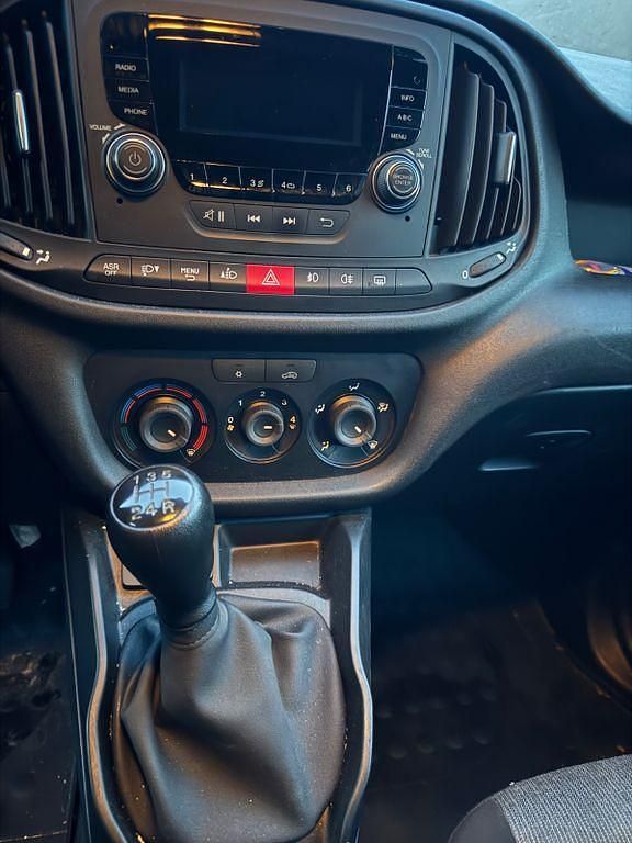 Gebraucht Fiat Doblò Trekking 95 PS (69 kW) 2019 Weiß Van / Kleinbus