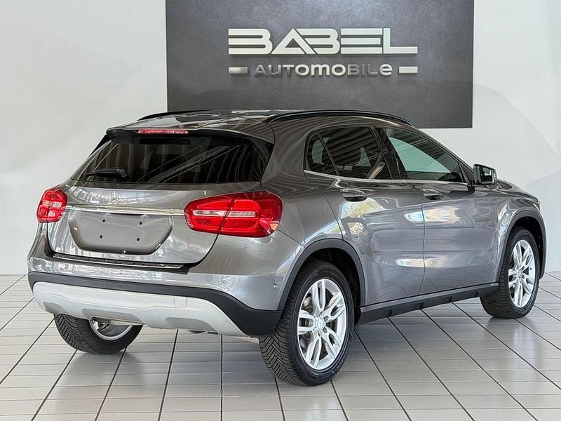 Gebraucht Mercedes GLA220 177 PS (130 kW) 2016 Mountaingrau SUV