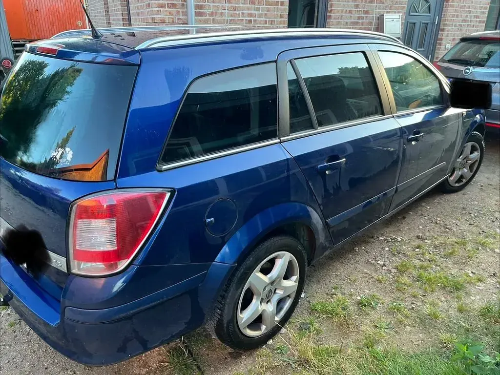 Gebraucht Opel Astra 140 PS (102 kW) 2008 Blau Kombi