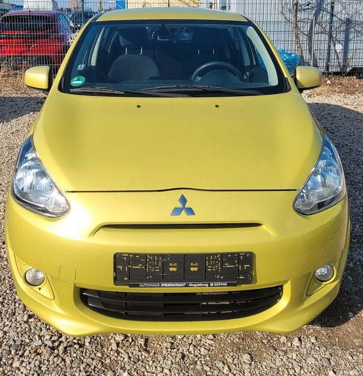 Gebraucht Mitsubishi Space Star 80 PS (58 kW) 2014 Gelb Van / Kleinbus