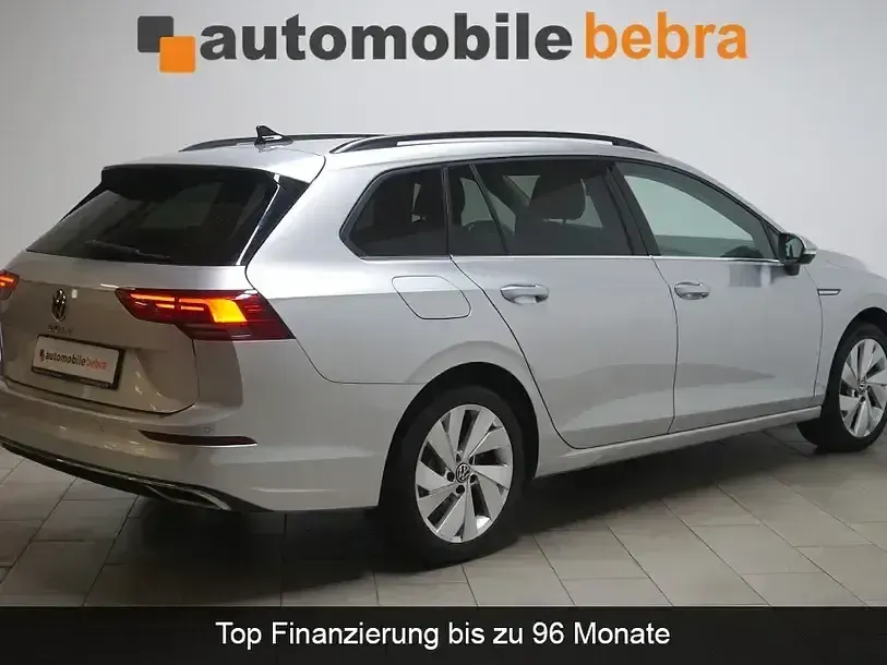Gebraucht VW Golf VIII Style 150 PS (110 kW) 2022 Reflexsilber Kombi