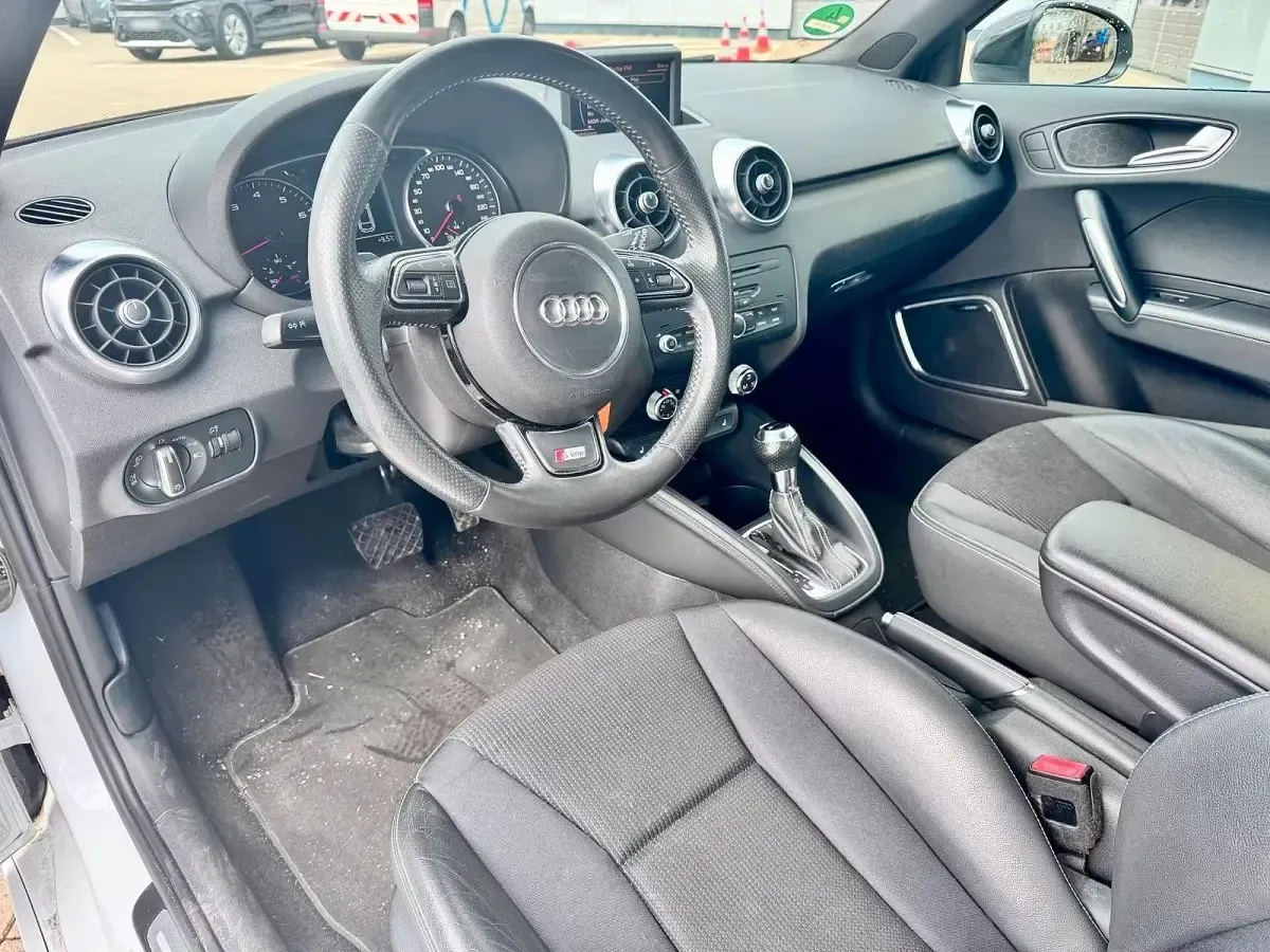 Gebraucht Audi A1 Exclusive 185 PS (136 kW) 2012 Weiß Kleinwagen