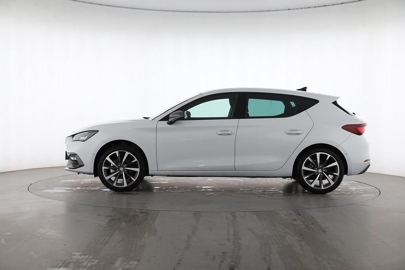 Neu Seat Leon FR 150 PS (110 kW) 2025 Glacial weiss Limousine