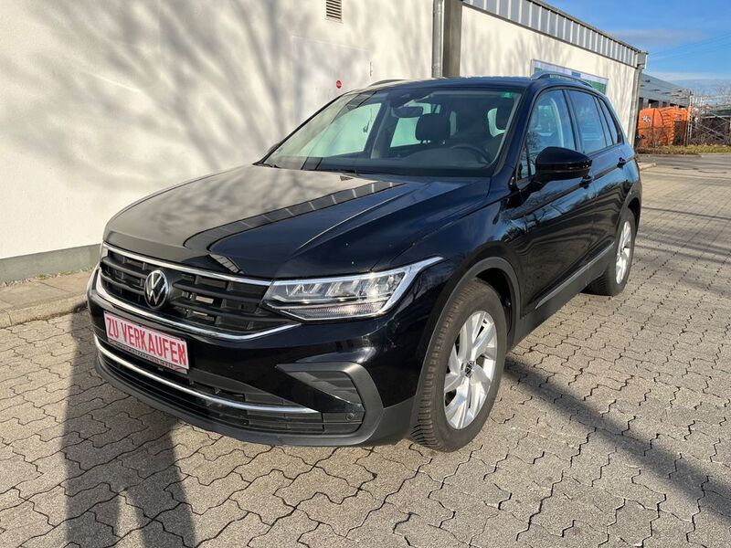 Schwarz Gebraucht 2021 VW Tiguan Active SUV | 27.750 € (Fairer Preis) - Bild 1/4