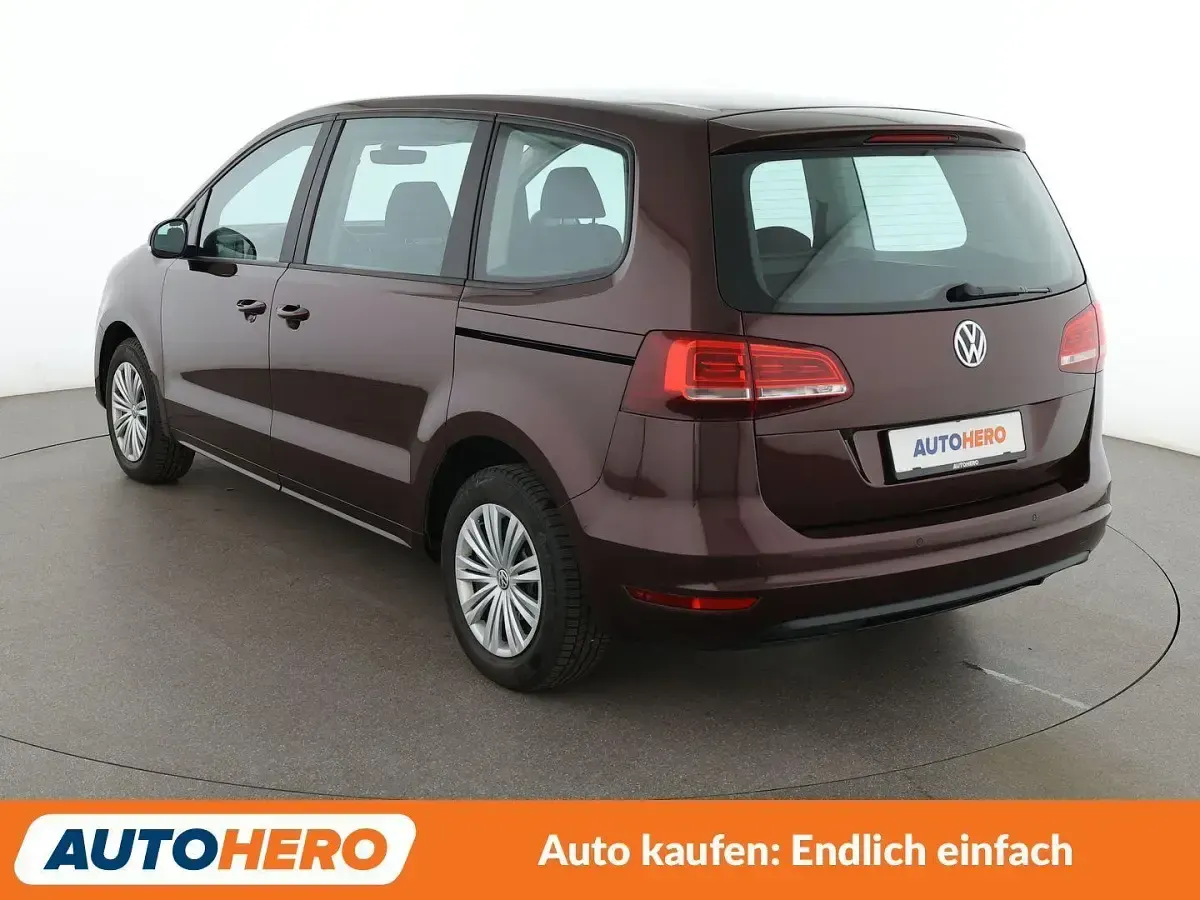 Gebraucht VW Sharan Trendline 150 PS (110 kW) 2018 Rot Van / Kleinbus