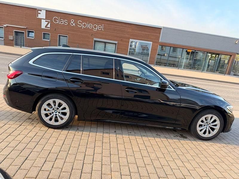 Gebraucht BMW 320 Advantage 190 PS (139 kW) 2020 Schwarz Kombi
