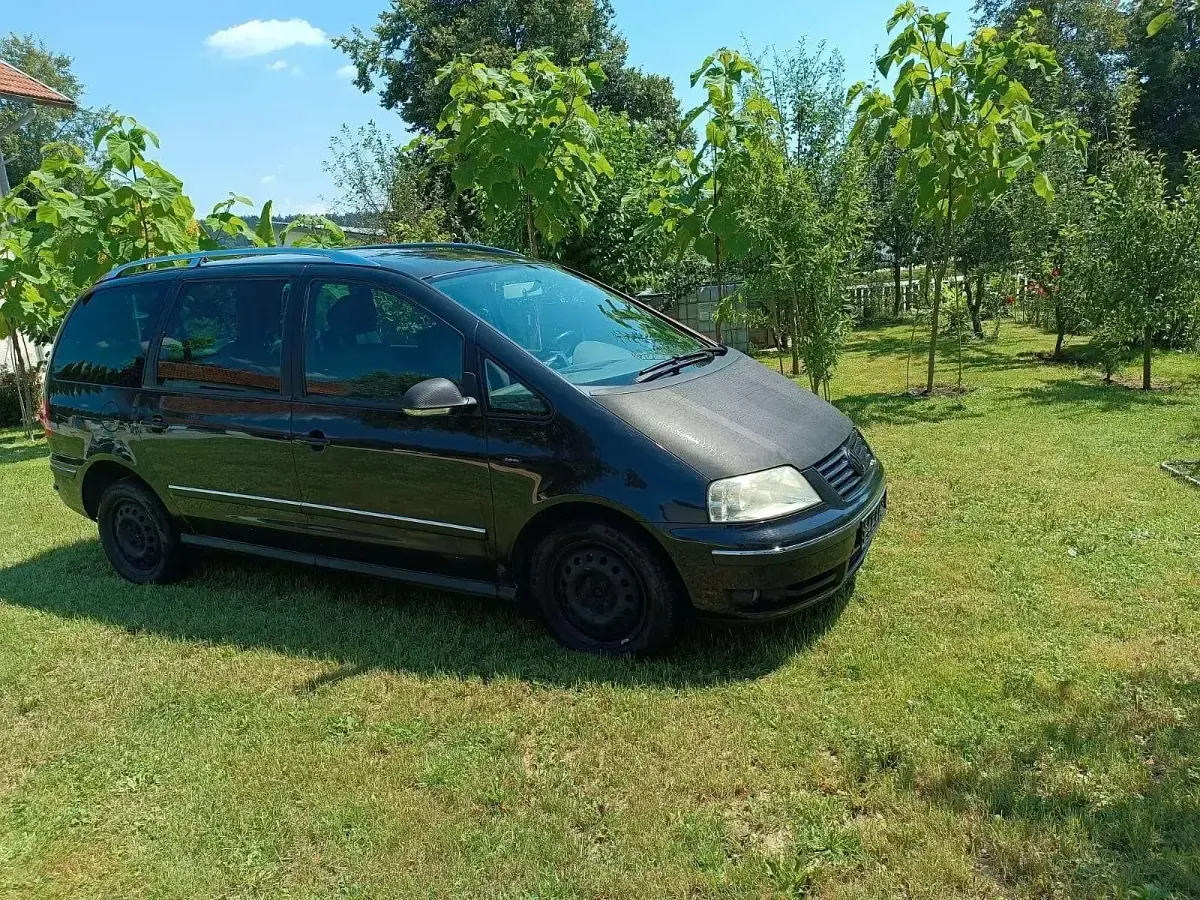 Gebraucht VW Sharan 161 PS (118 kW) 2004 Schwarz Van / Kleinbus