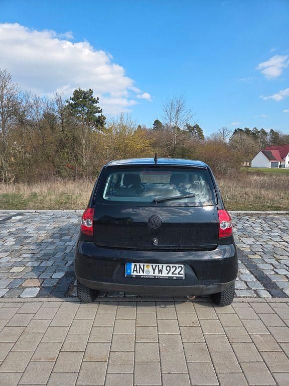 Gebraucht VW Fox 54 PS (39 kW) 2008 Schwarz Kleinwagen