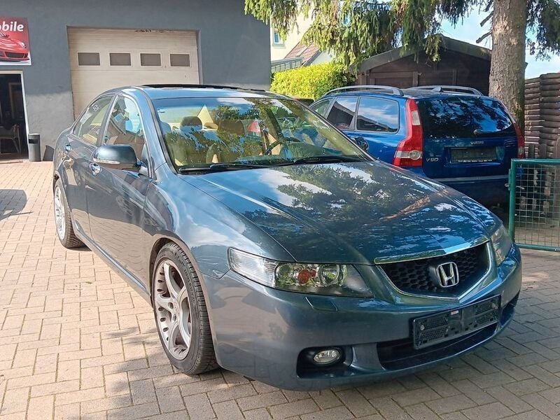 Grau Gebraucht 2005 Honda Accord Executive Limousine | 3.500 € (Fairer Preis) - Bild 1/4