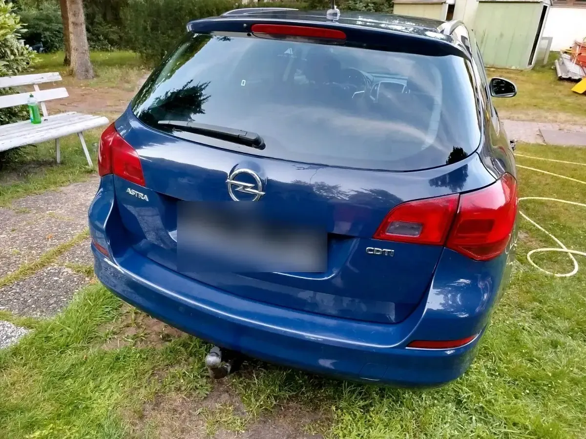 Gebraucht Opel Astra 110 PS (80 kW) 2011 Blau Kombi