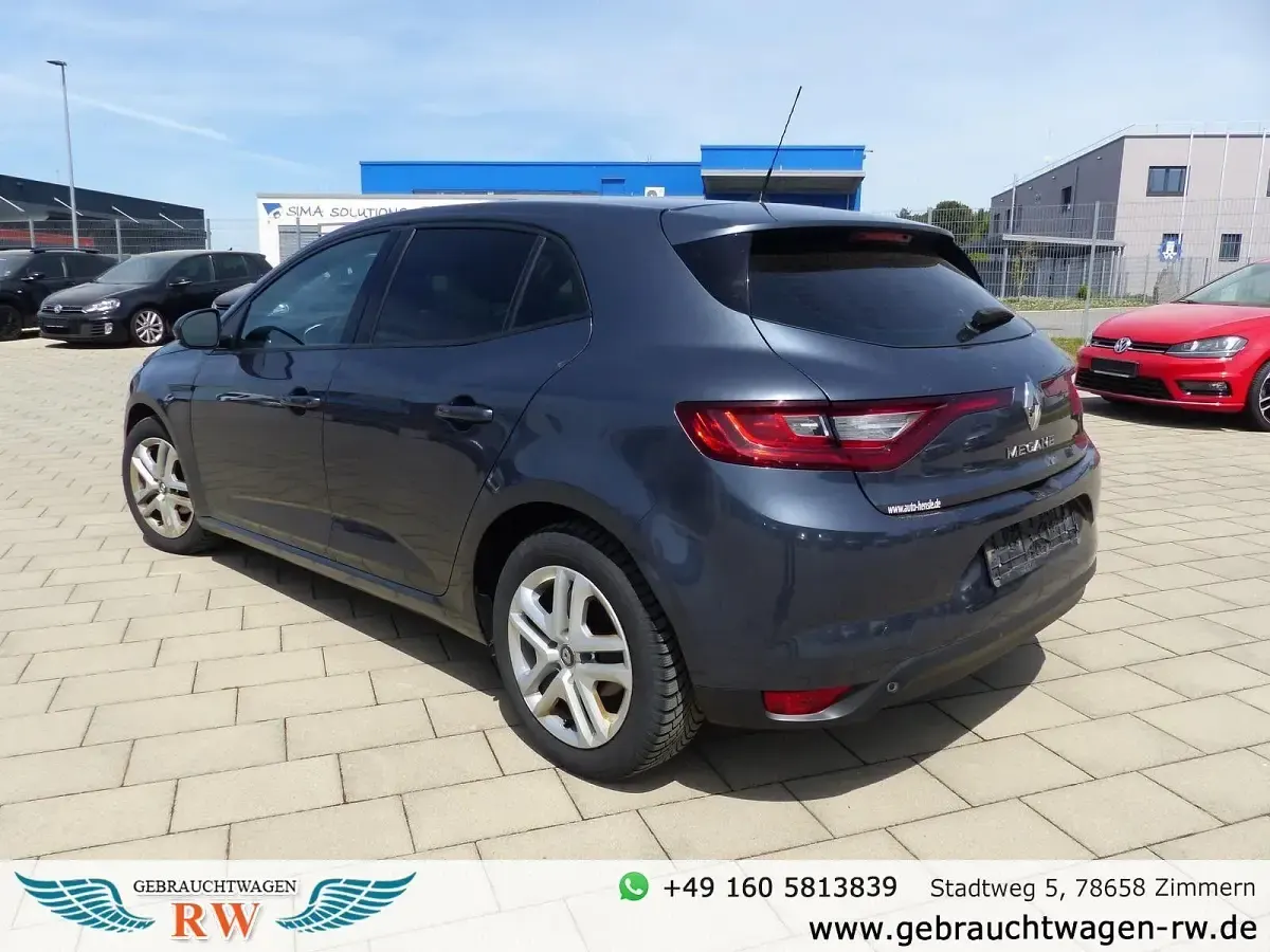 Gebraucht Renault Mégane Play 101 PS (74 kW) 2018 Grau Limousine