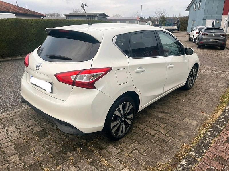 Gebraucht Nissan Pulsar 116 PS (85 kW) 2017 Weiß Kleinwagen