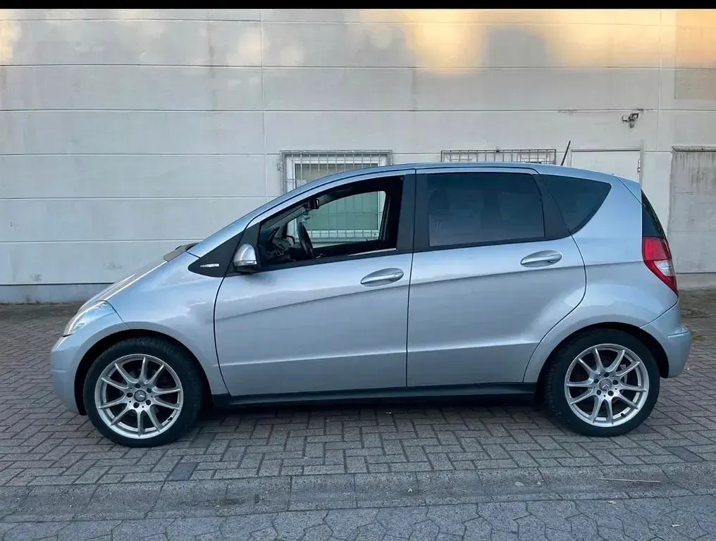 Gebraucht Mercedes A160 Elegance 95 PS (69 kW) 2011 Grau Kleinwagen