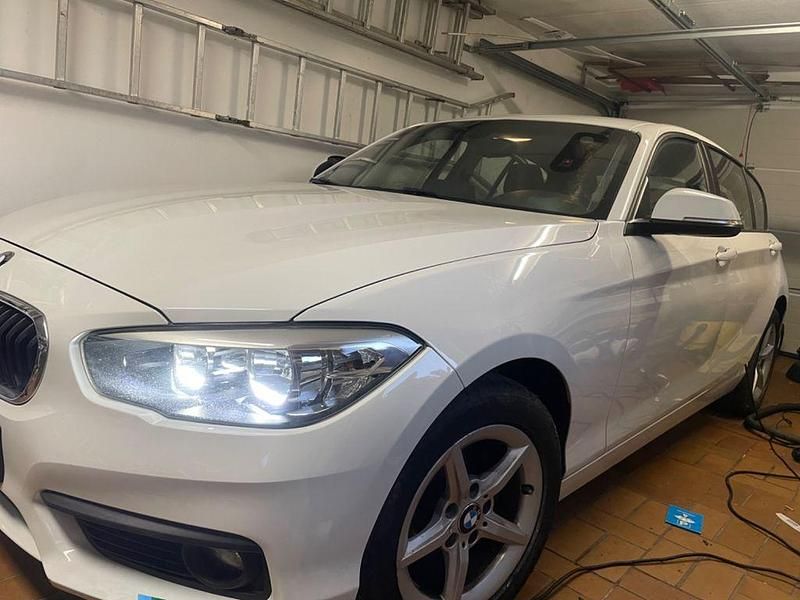 Weiß Gebraucht 2015 BMW 116 Advantage Kleinwagen | 7.999 € (Fairer Preis) - Bild 1/4