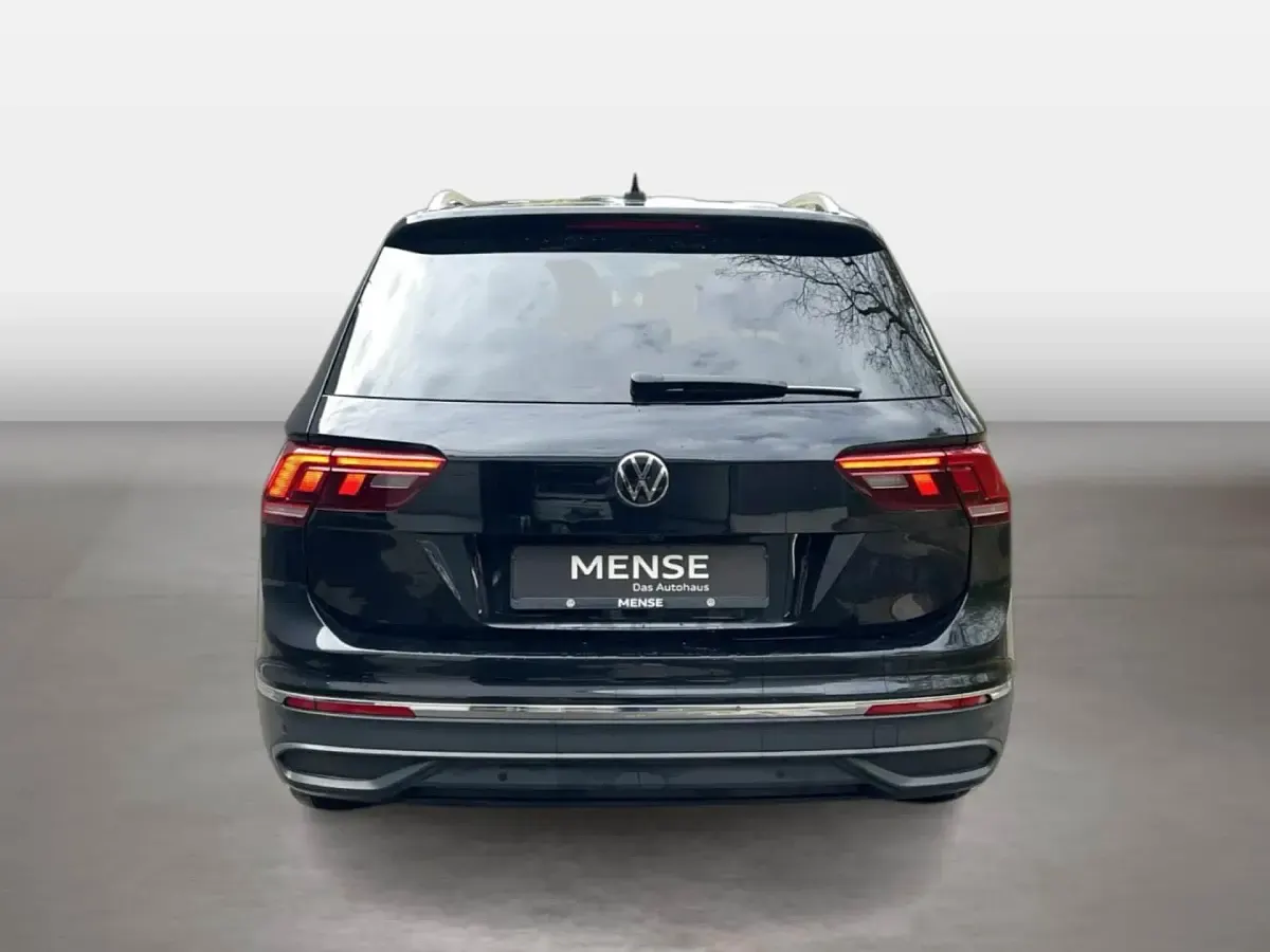 Gebraucht VW Tiguan Allspace Life 190 PS (139 kW) 2022 Deep black perleffekt SUV