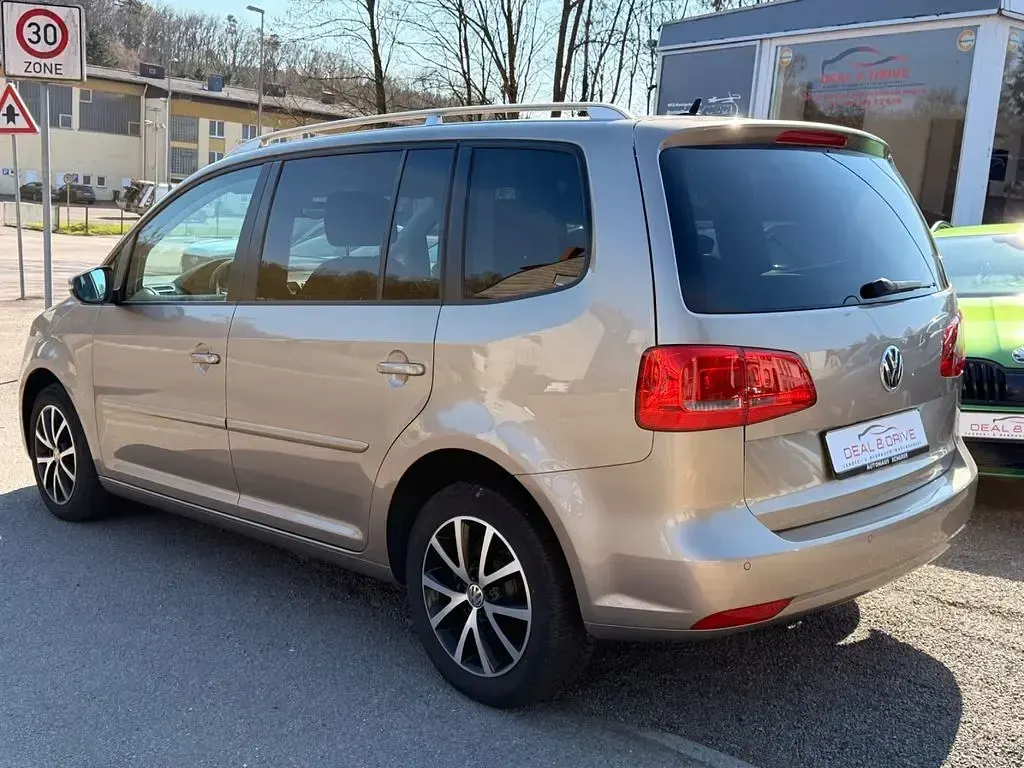 Gebraucht VW Touran 140 PS (102 kW) 2012 Gold Van / Kleinbus