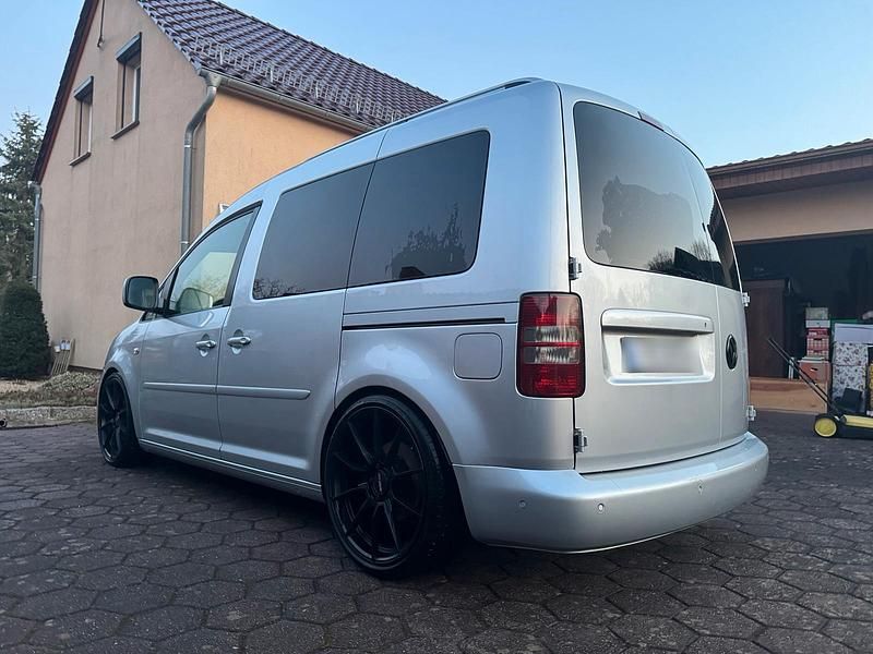 Gebraucht VW Caddy Highline 170 PS (125 kW) 2014 Silber Van / Kleinbus