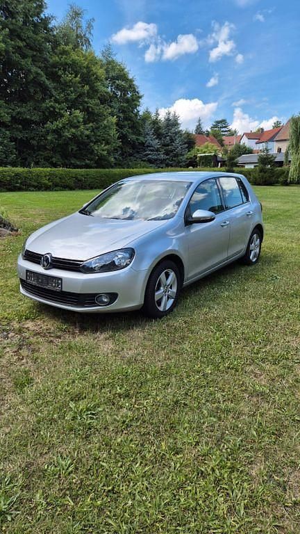 Silber Gebraucht 2010 VW Golf VI Limousine | 7.700 € (Etwas zu teuer) - Bild 1/4