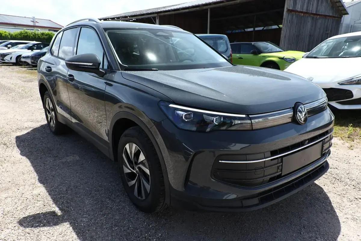 Neu VW Tiguan IQ Drive 204 PS (150 kW) 2026 Delfingrau metallic SUV
