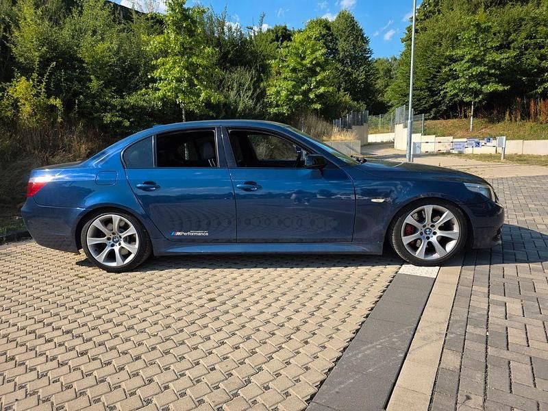 Gebraucht BMW 545 Performance 333 PS (244 kW) 2005 Blau Limousine