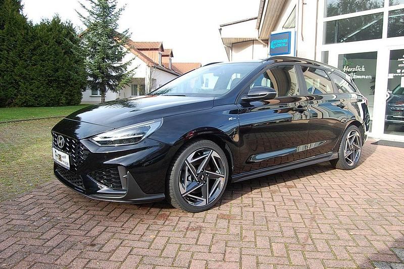 Neu Hyundai i30 N Line 140 PS (102 kW) 2025 Schwarz Kombi