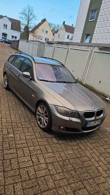 Gebraucht BMW 320 170 PS (125 kW) 2008 Schwarz Kombi
