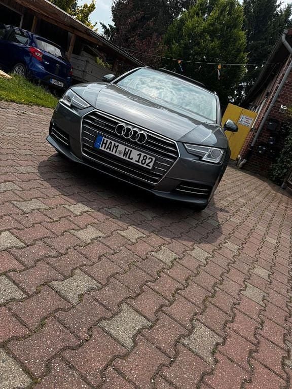 Silber Gebraucht 2015 Audi A4 Ambiente Kombi | 11.499 € (Superpreis) - Bild 1/4