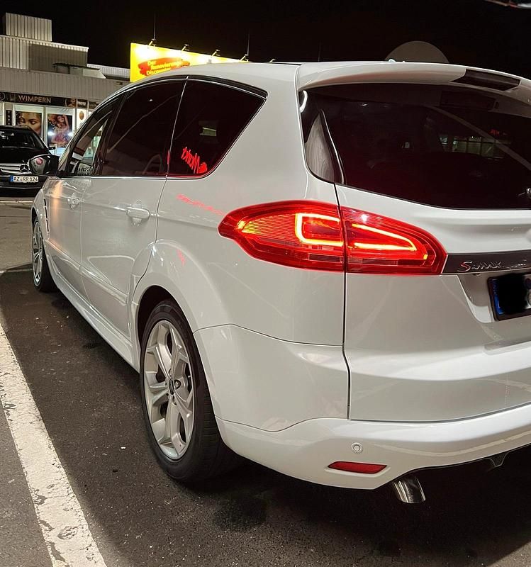 Gebraucht Ford S-MAX S 163 PS (119 kW) 2015 Weiß Van / Kleinbus