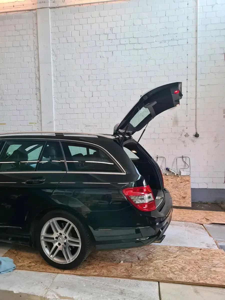 Gebraucht Mercedes C320 224 PS (164 kW) 2026 Schwarz Kombi